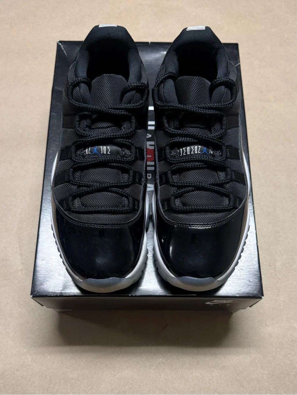Nike Air Jordan 11 XI Retro Low Space Jam Mens size 8.5 Basketball Shoes Rare!